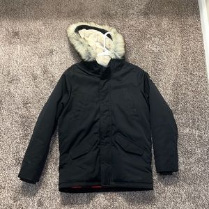Boys Abercrombie kids winter jacket. Black with fur around the hood. Size 13/14